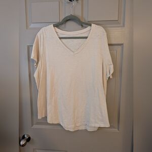 5 for $20 / Old Navy Women's Cream V-Neck Tee